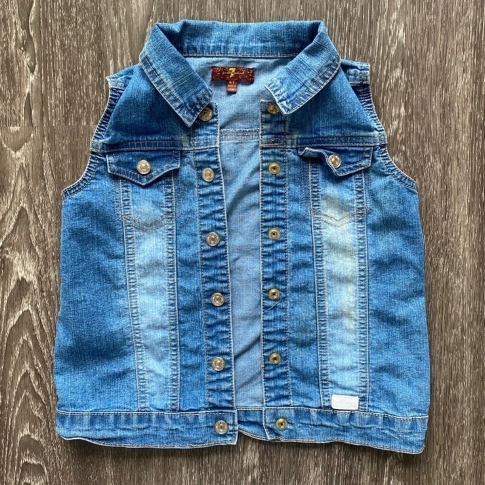 7 for all Mankind denim vest.‎ Size 4T